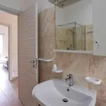 1 Bedroom Awesome In アパート