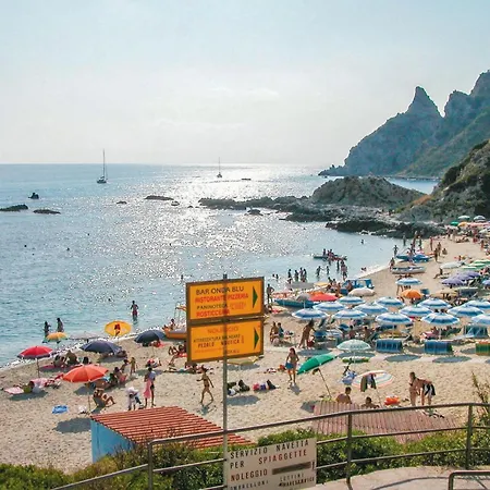 1 Bedroom Awesome In Ricadi