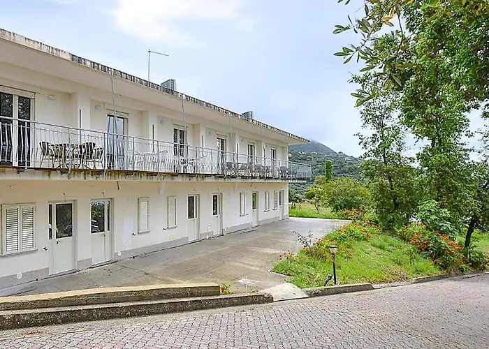 1 Bedroom Awesome In Apartman Ricadi