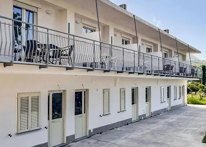 1 Bedroom Awesome In * Ricadi